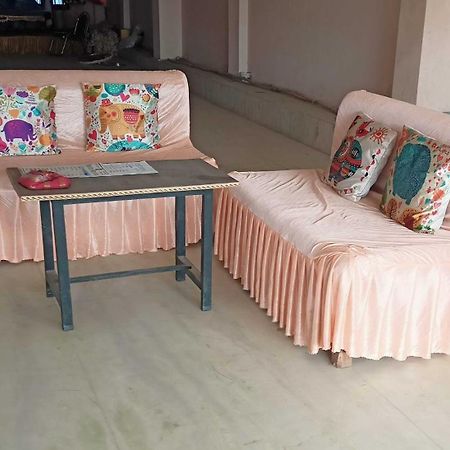 Oyo Hotel Radhe Krishna Marriage Hall Lucknow Ngoại thất bức ảnh