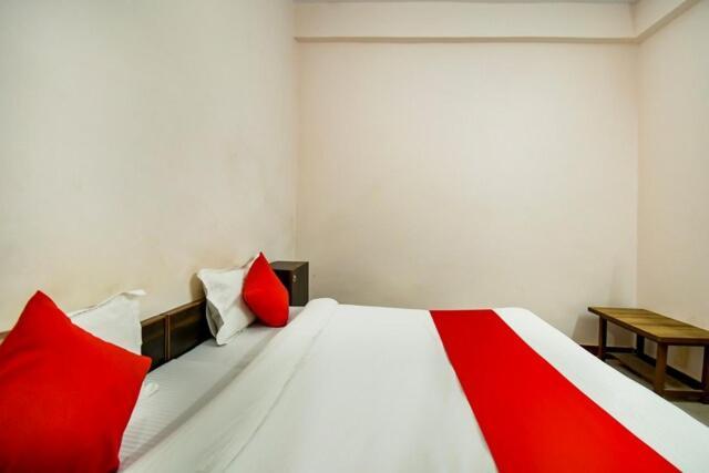 Oyo Hotel Radhe Krishna Marriage Hall Lucknow Ngoại thất bức ảnh